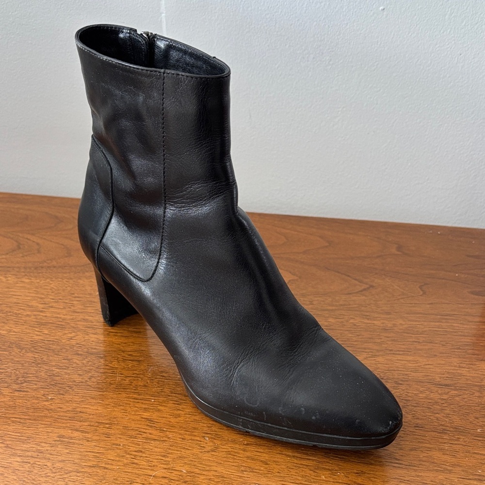 Aquatalia waterproof Black Leather Women's Ankle Boot with Mid Heel